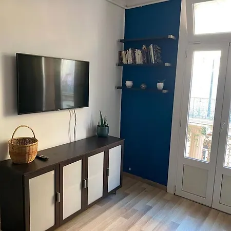 Puce Apartment Sete