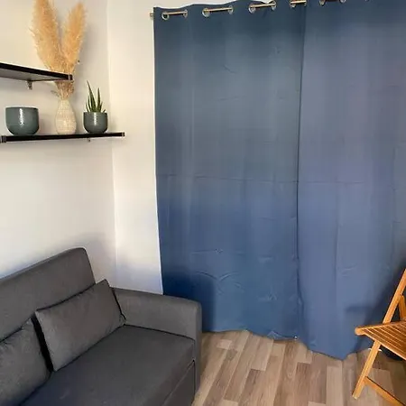 Puce Apartment *